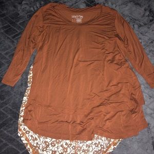 Like new 3/4 sleeve nursing top